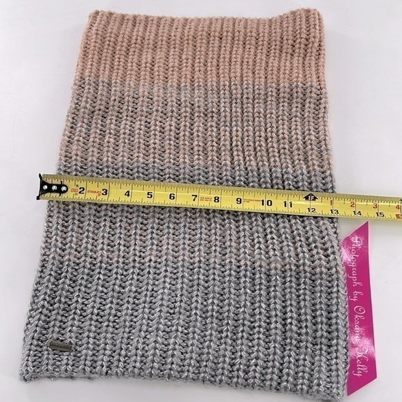 Steve Madden Women's Rise & Shine Snood - Picture 8 of 8